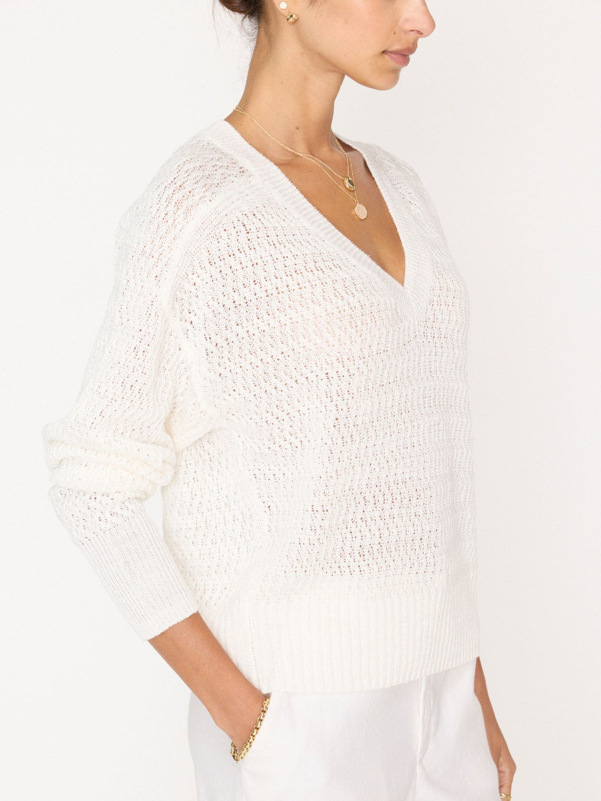 The leia open stitch vee