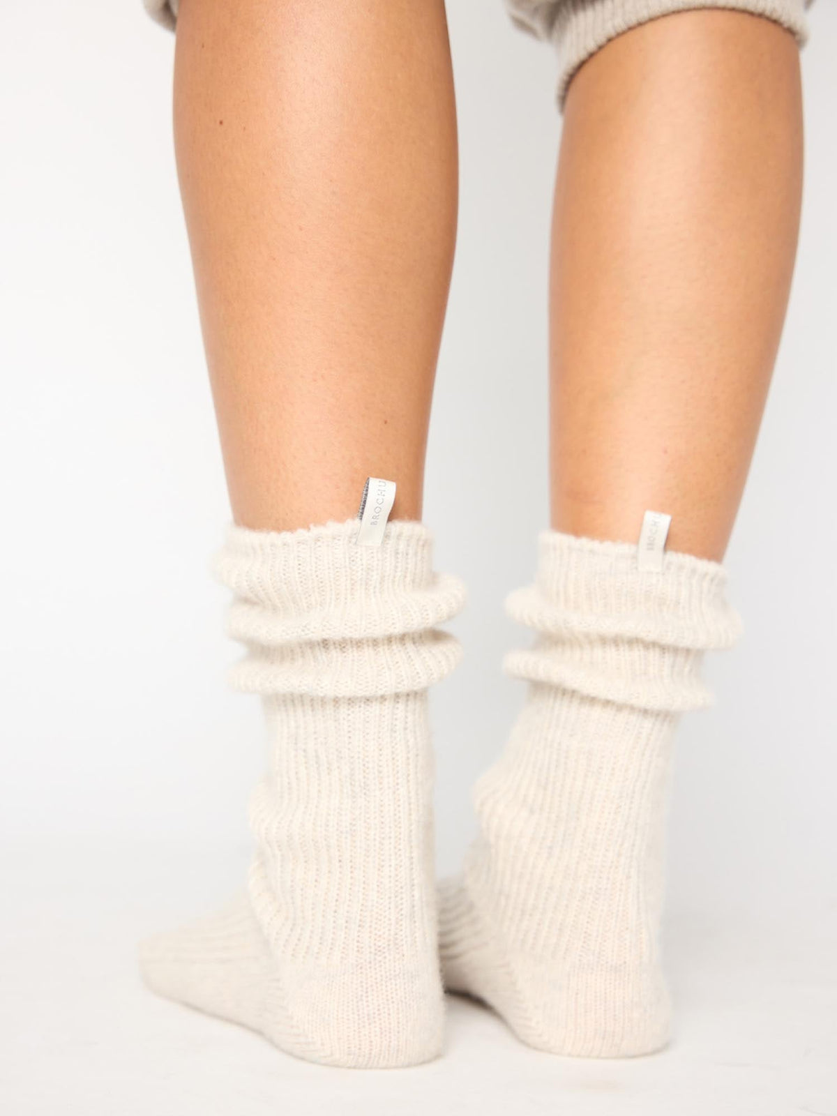 The ribbed cashmere socks