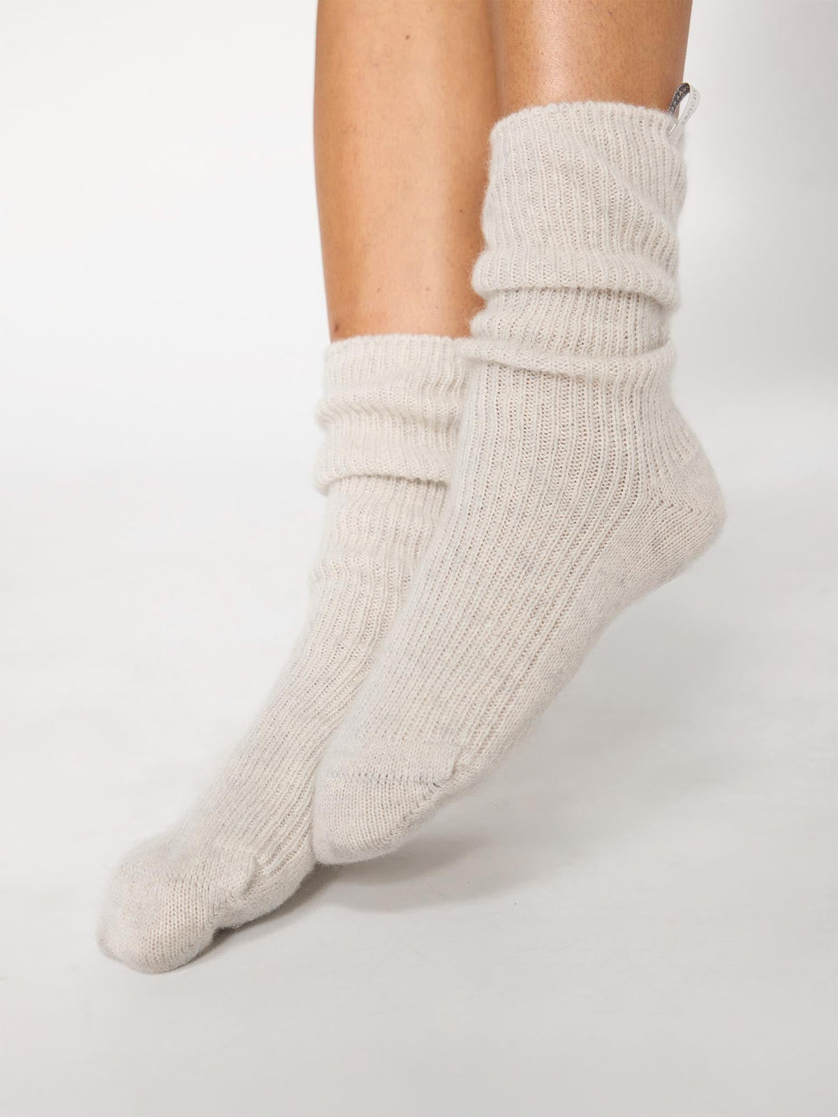 The ribbed cashmere socks