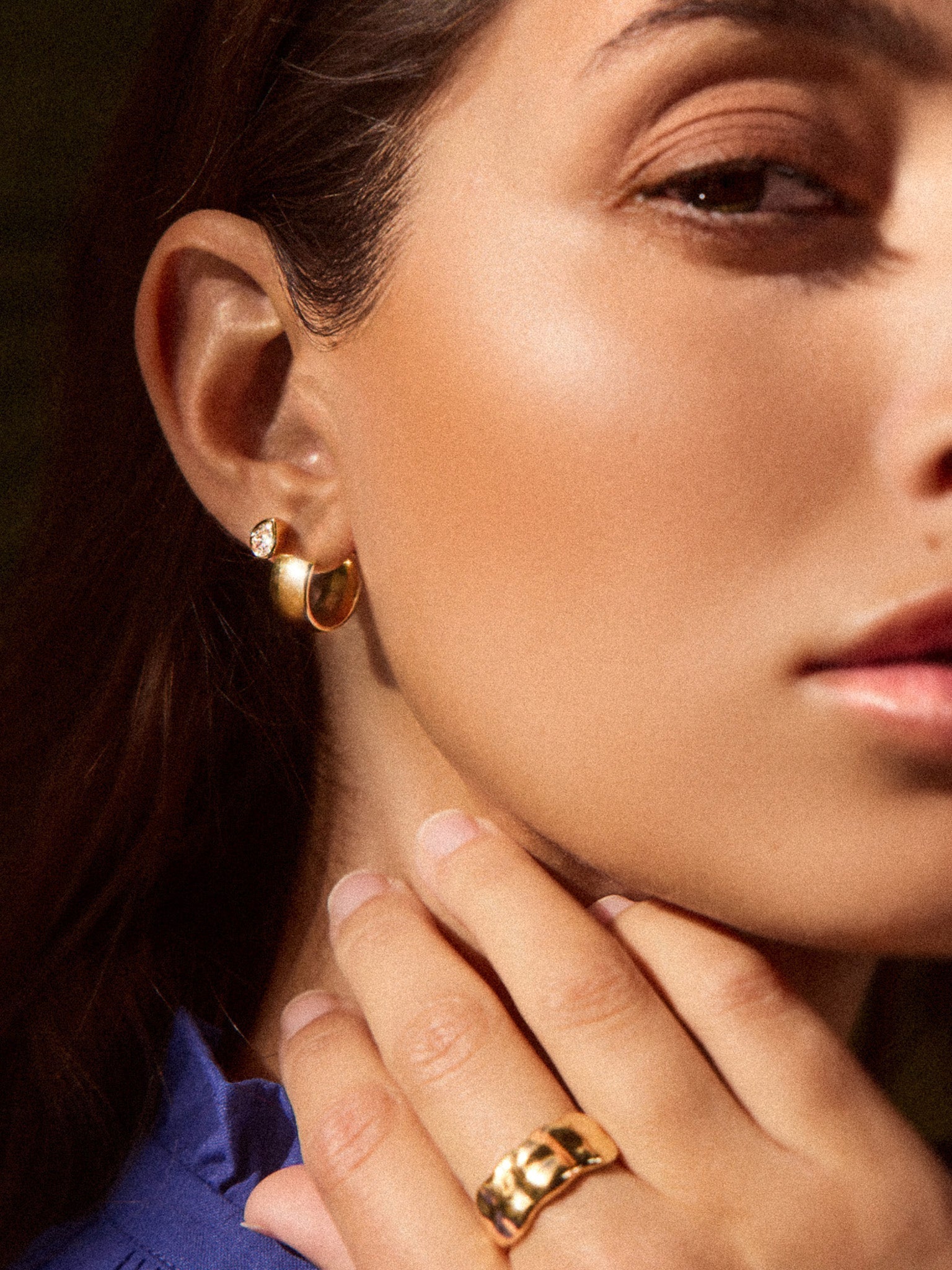 Icons yellow gold mini hoop earrings