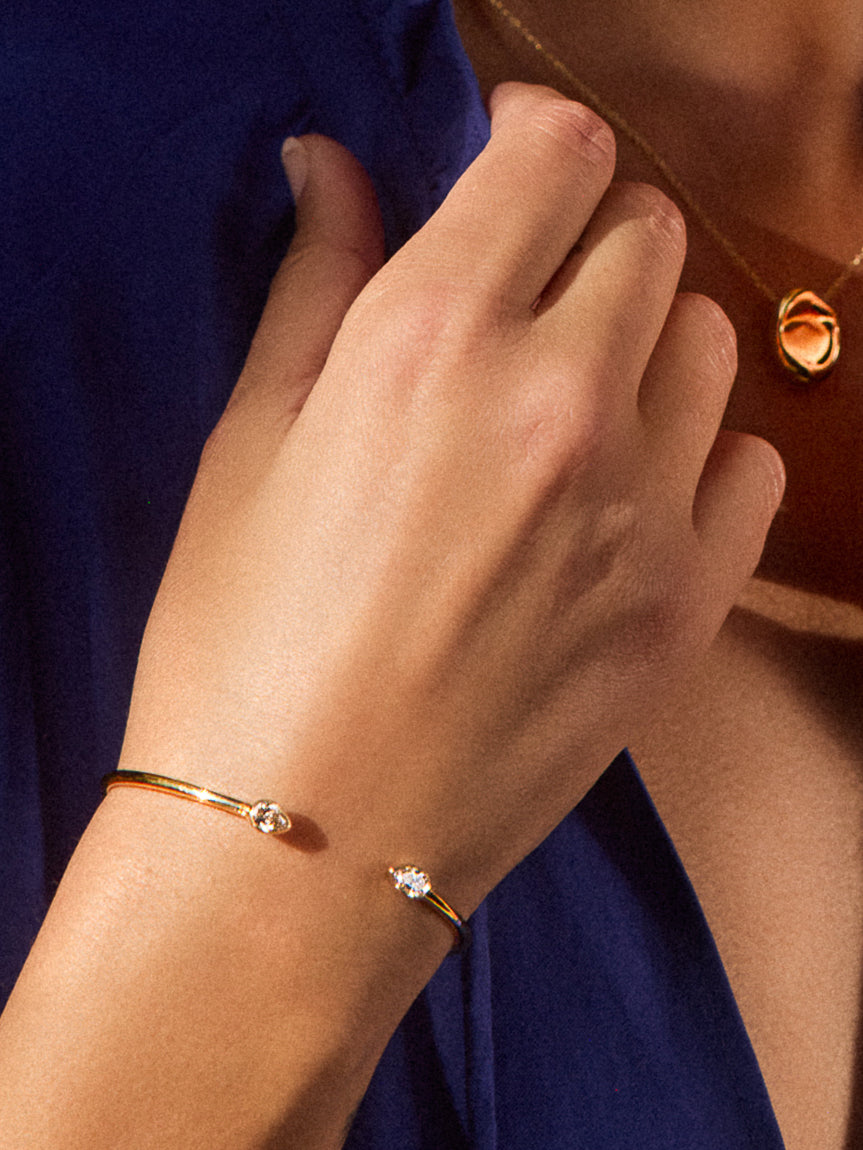 Romance pear diamond droplet bracelet