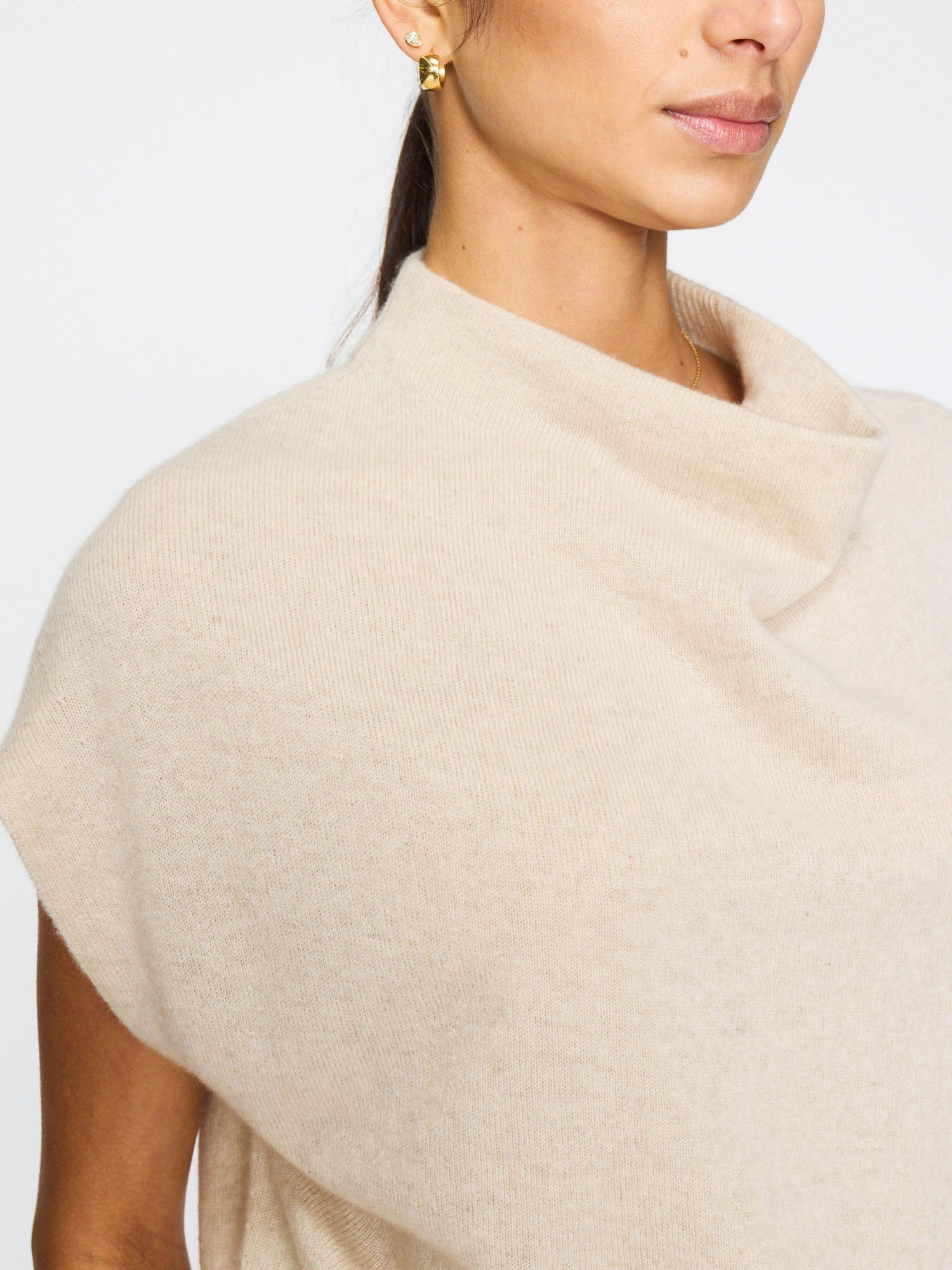 The morten funnel neck cashmere top