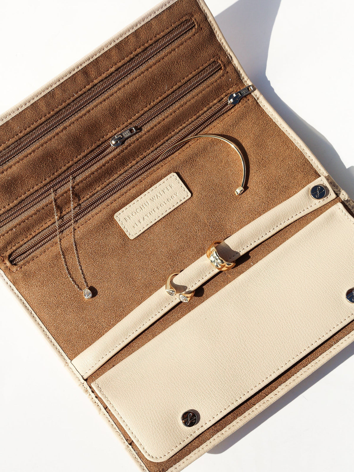 The jewelry travel roll