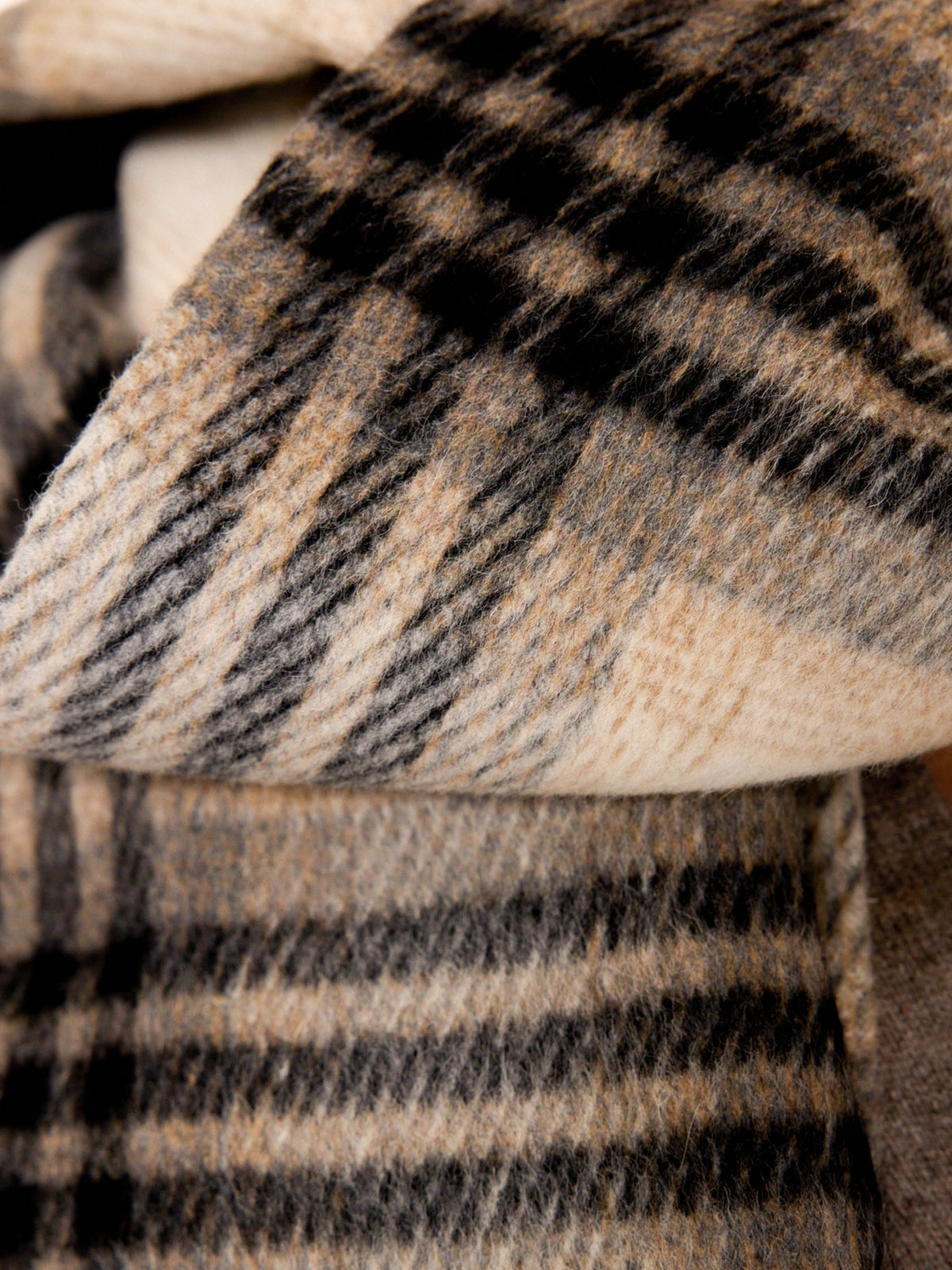 The stowe plaid scarf
