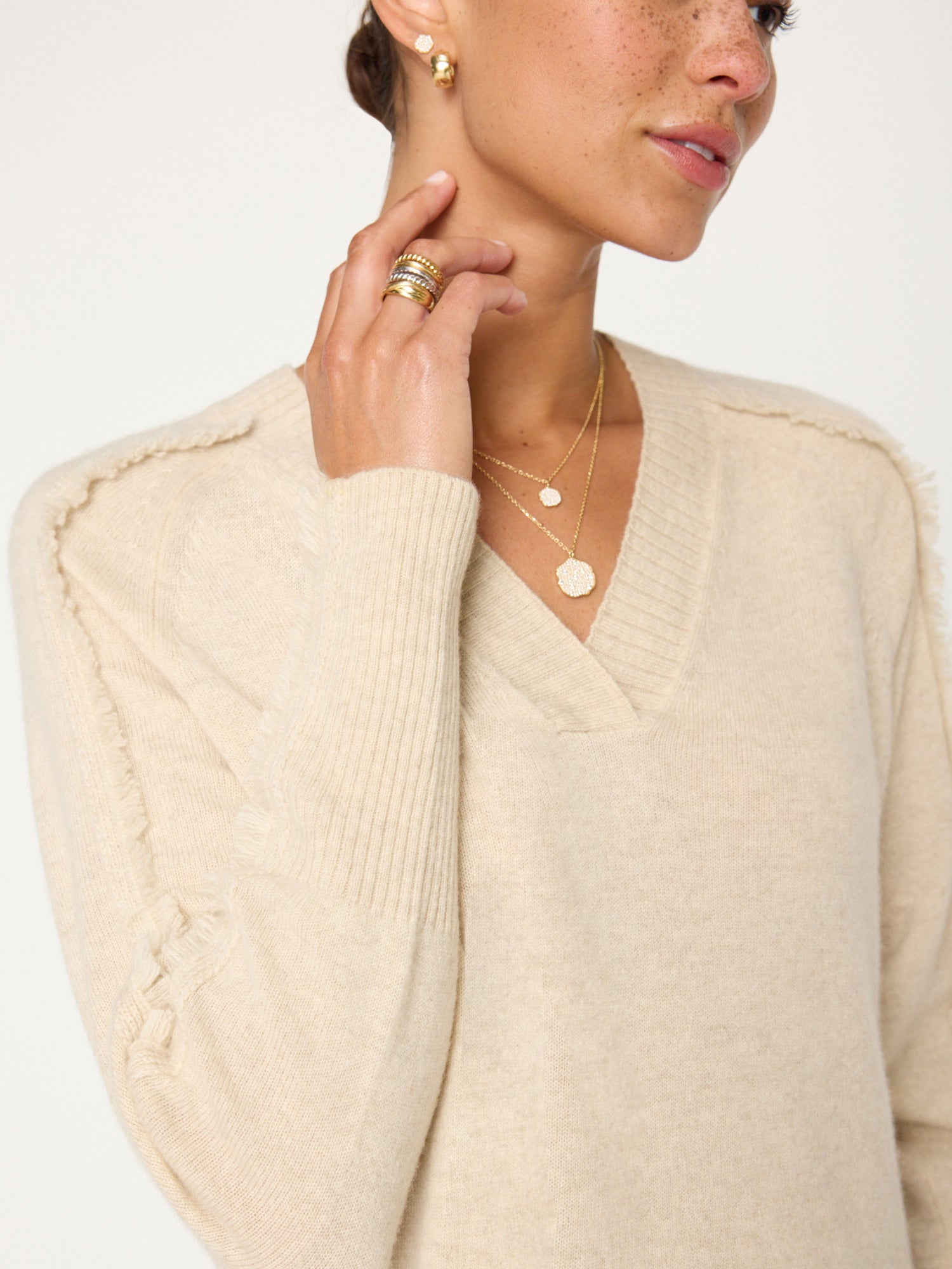 The jolie fringe cashmere vee