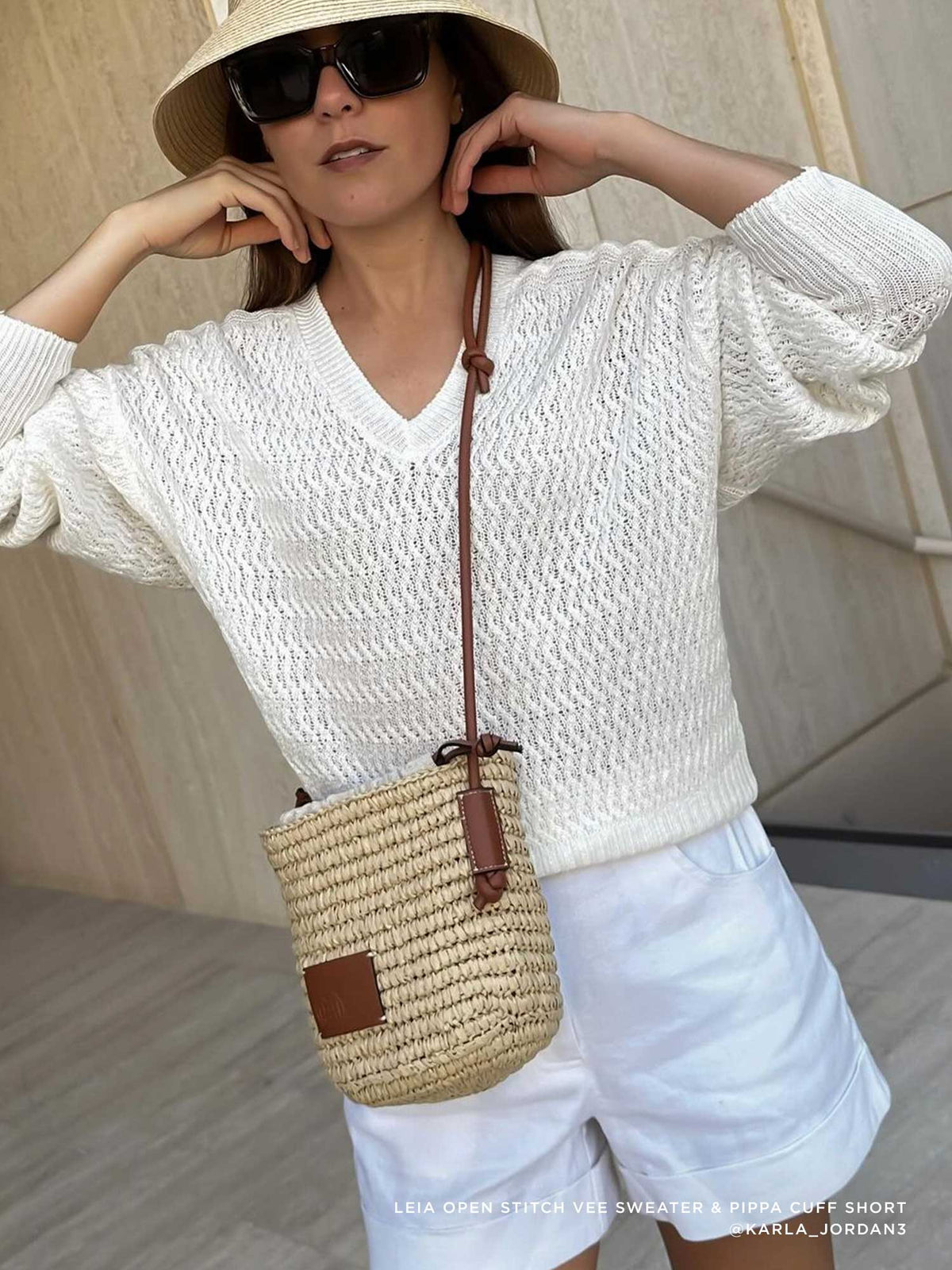 The leia open stitch vee