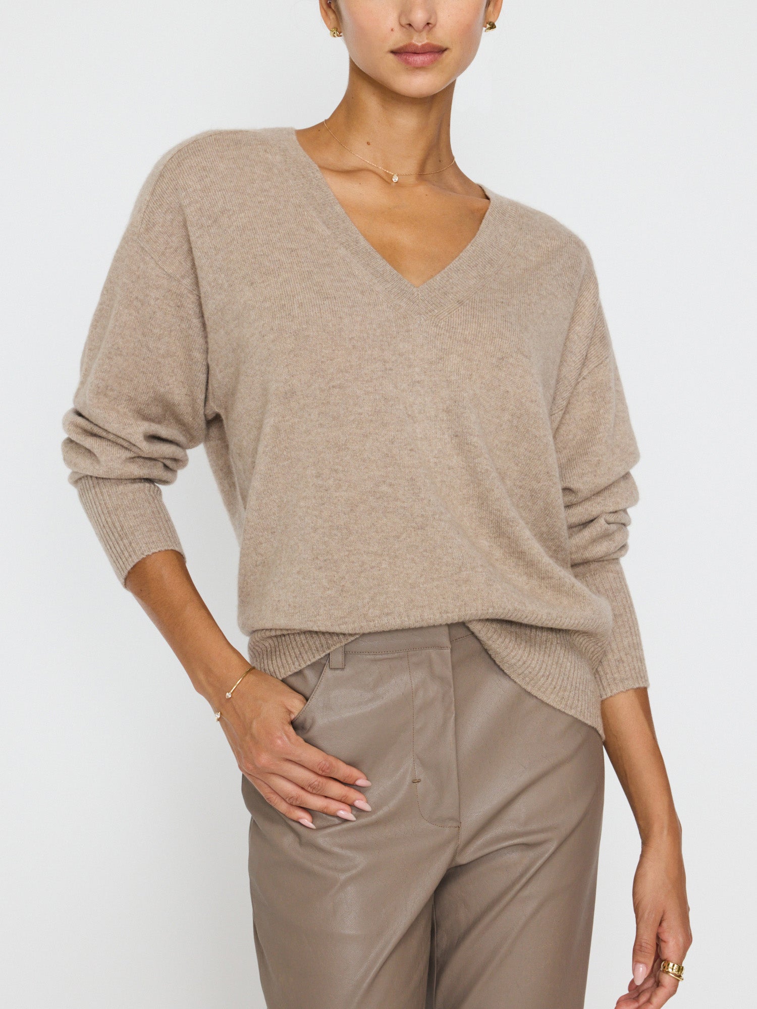 The leia vee cashmere sweater