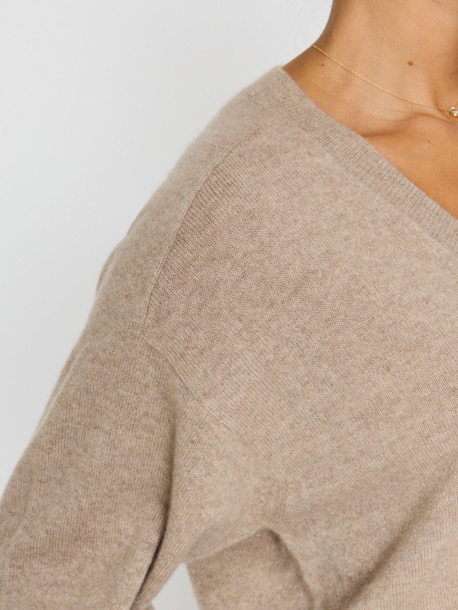 The leia vee cashmere sweater