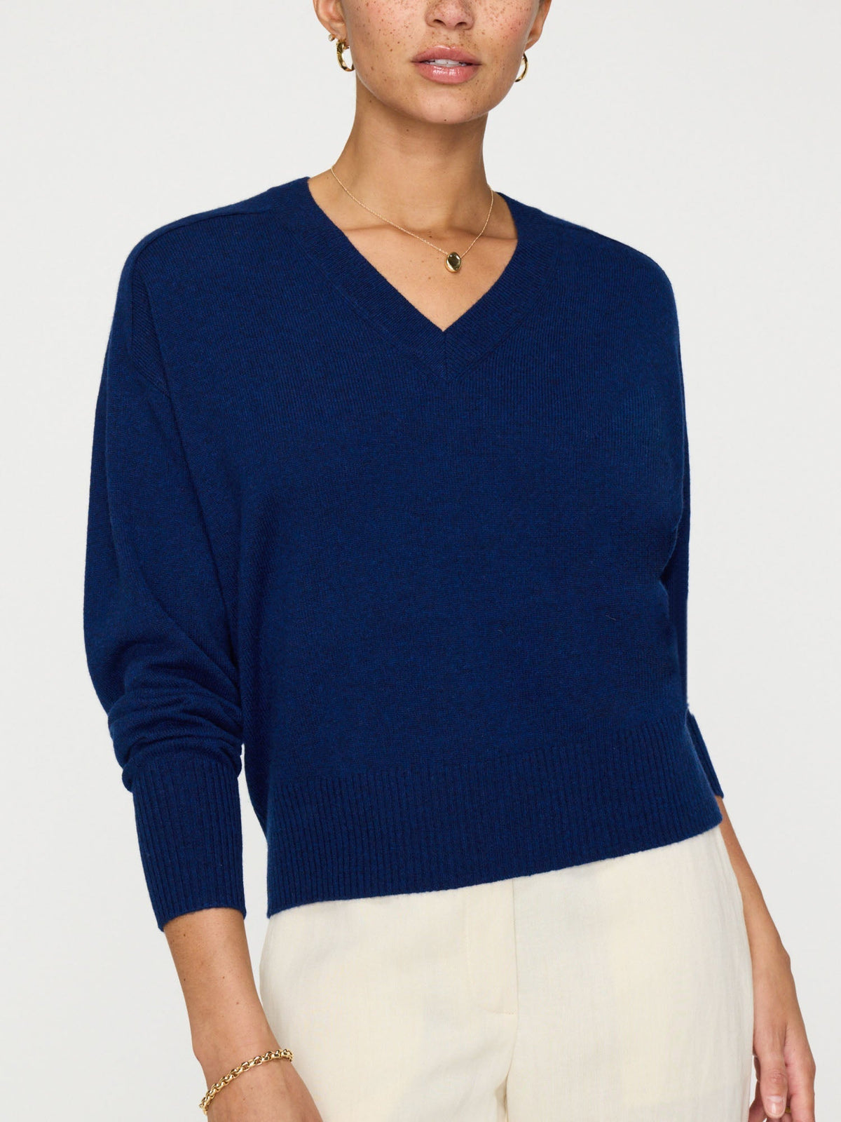 The leia vee cashmere sweater