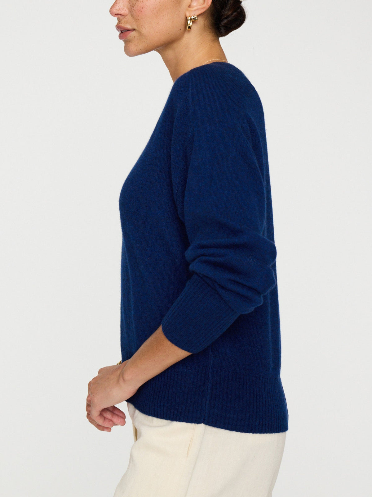 The leia vee cashmere sweater