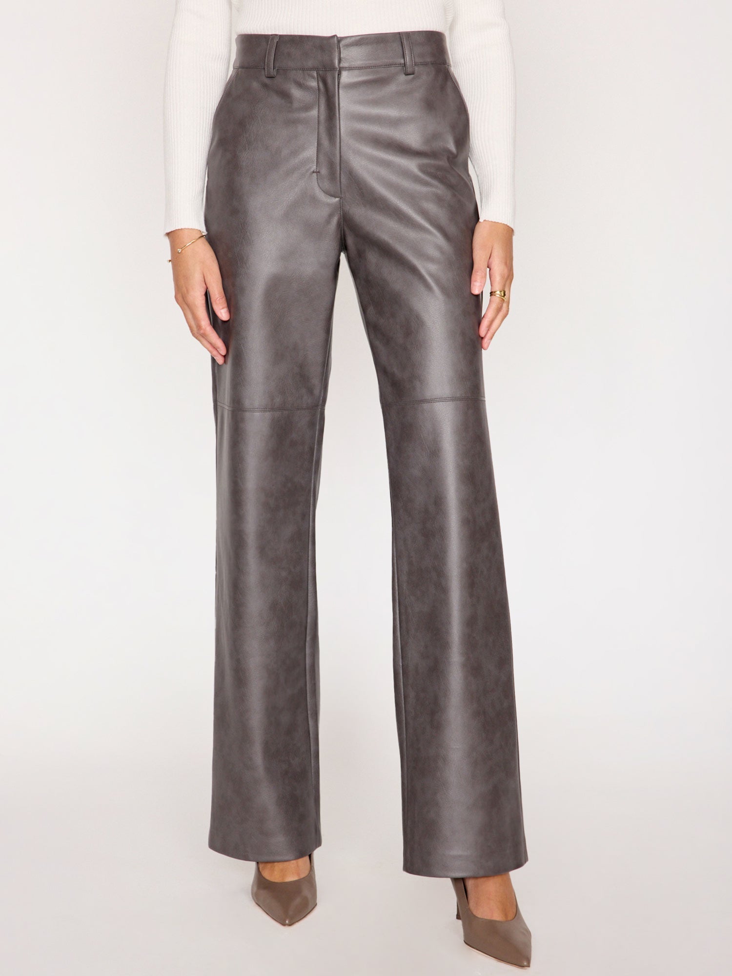 El pantalón de cuero vegano Namari