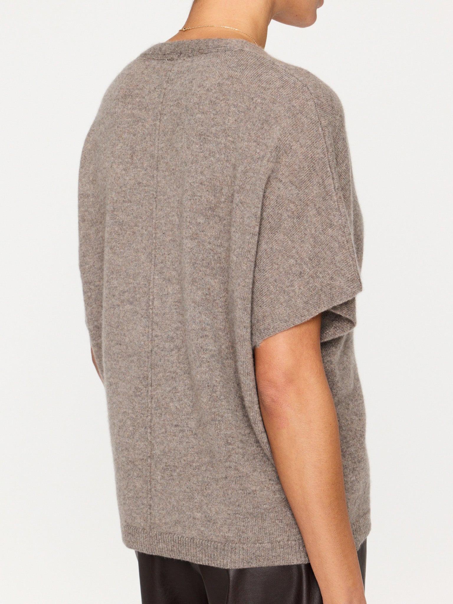 El jersey ophi de cachemira con cuello en V