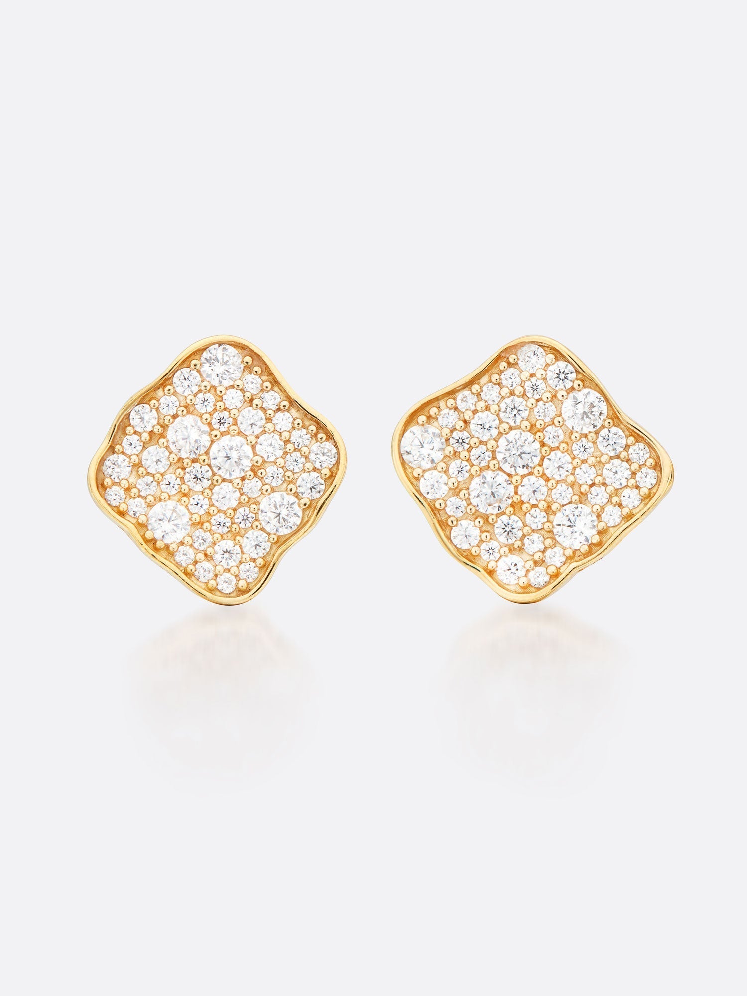 Pendientes de botón Petite Fleur con diamantes pavé