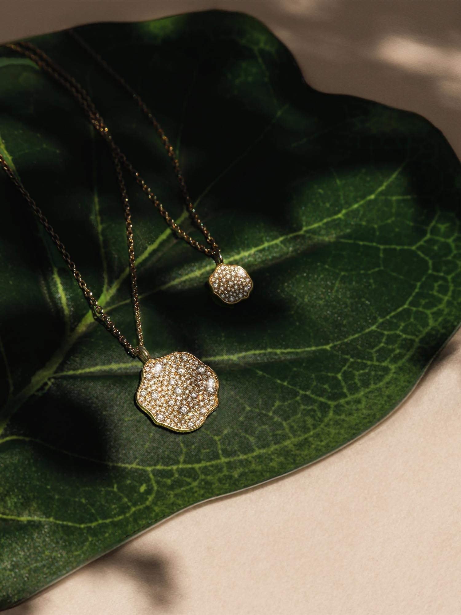 Collar mini colgante con pavé de diamantes Petite Fleur