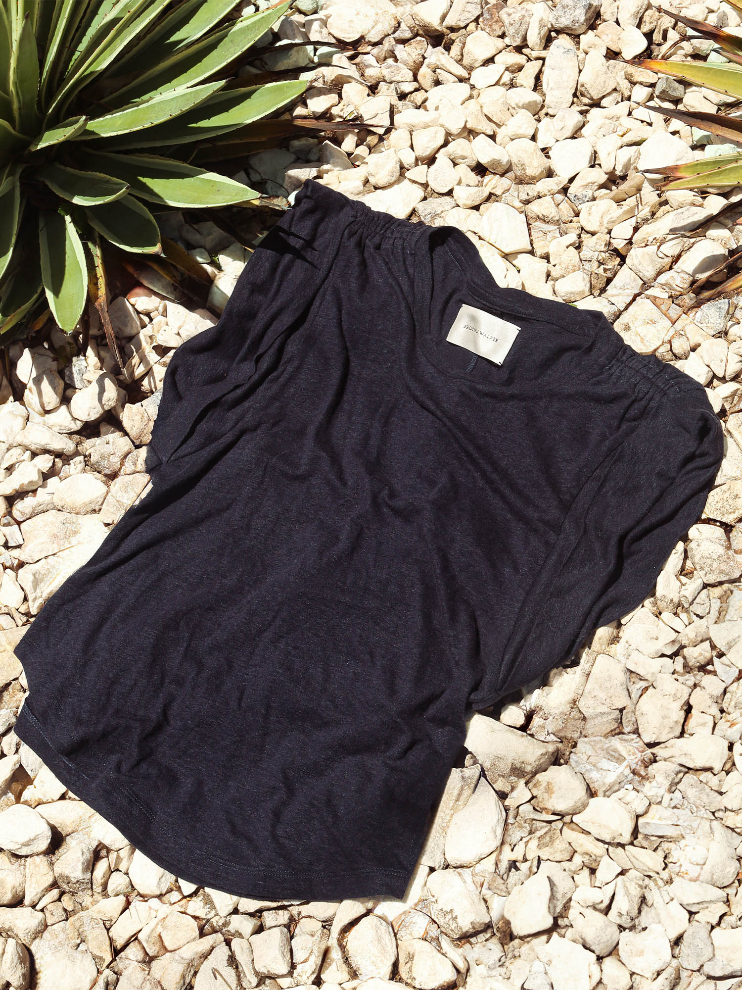 The reins tee