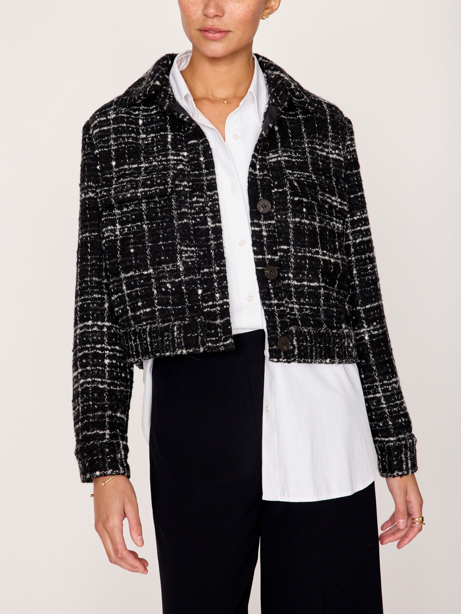 La chaqueta corta de tweed