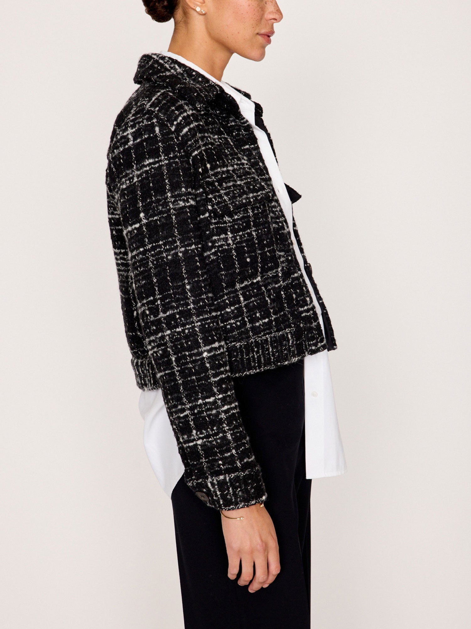 La chaqueta corta de tweed