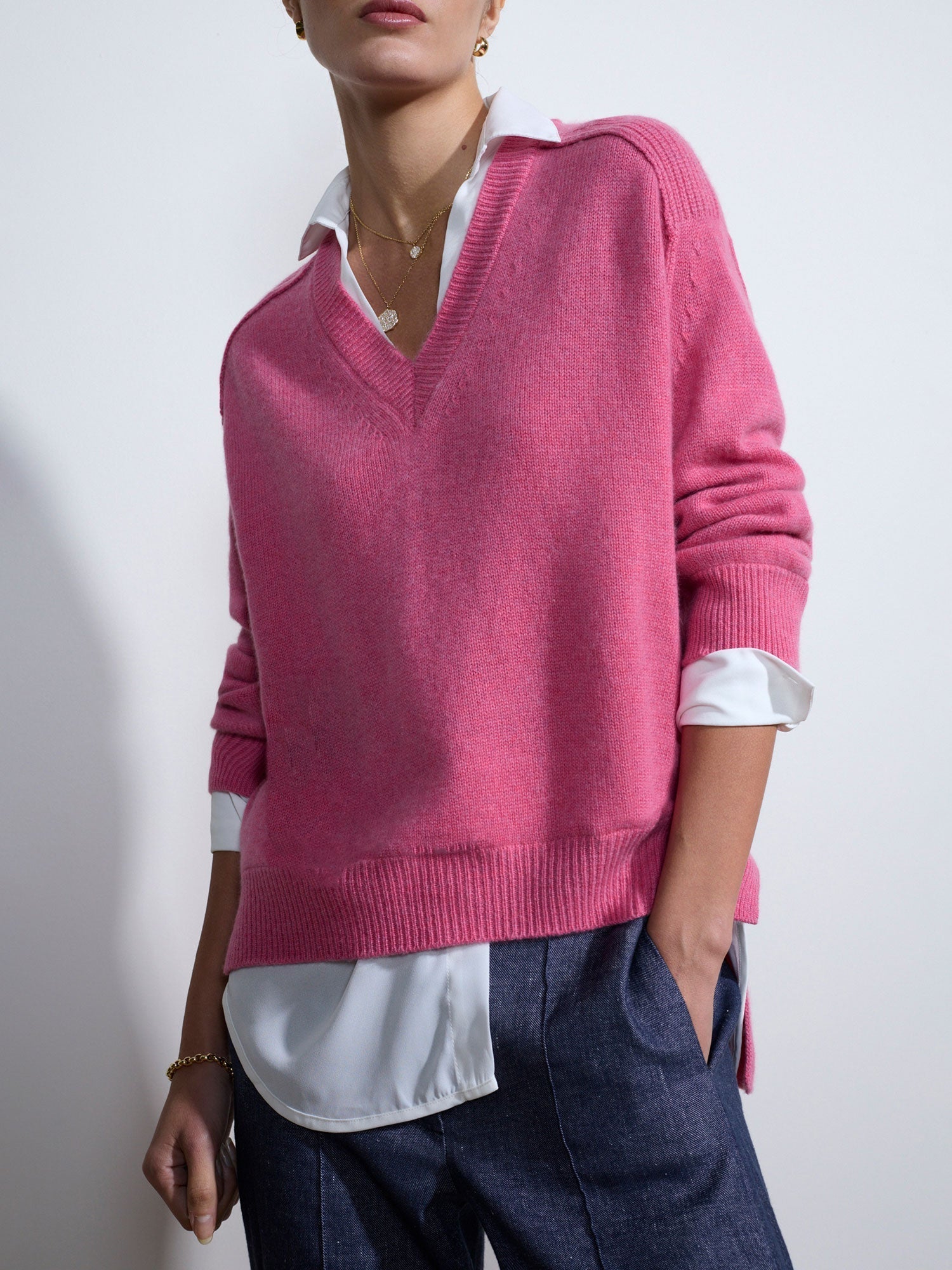 El top con escote de pico y capas Looker