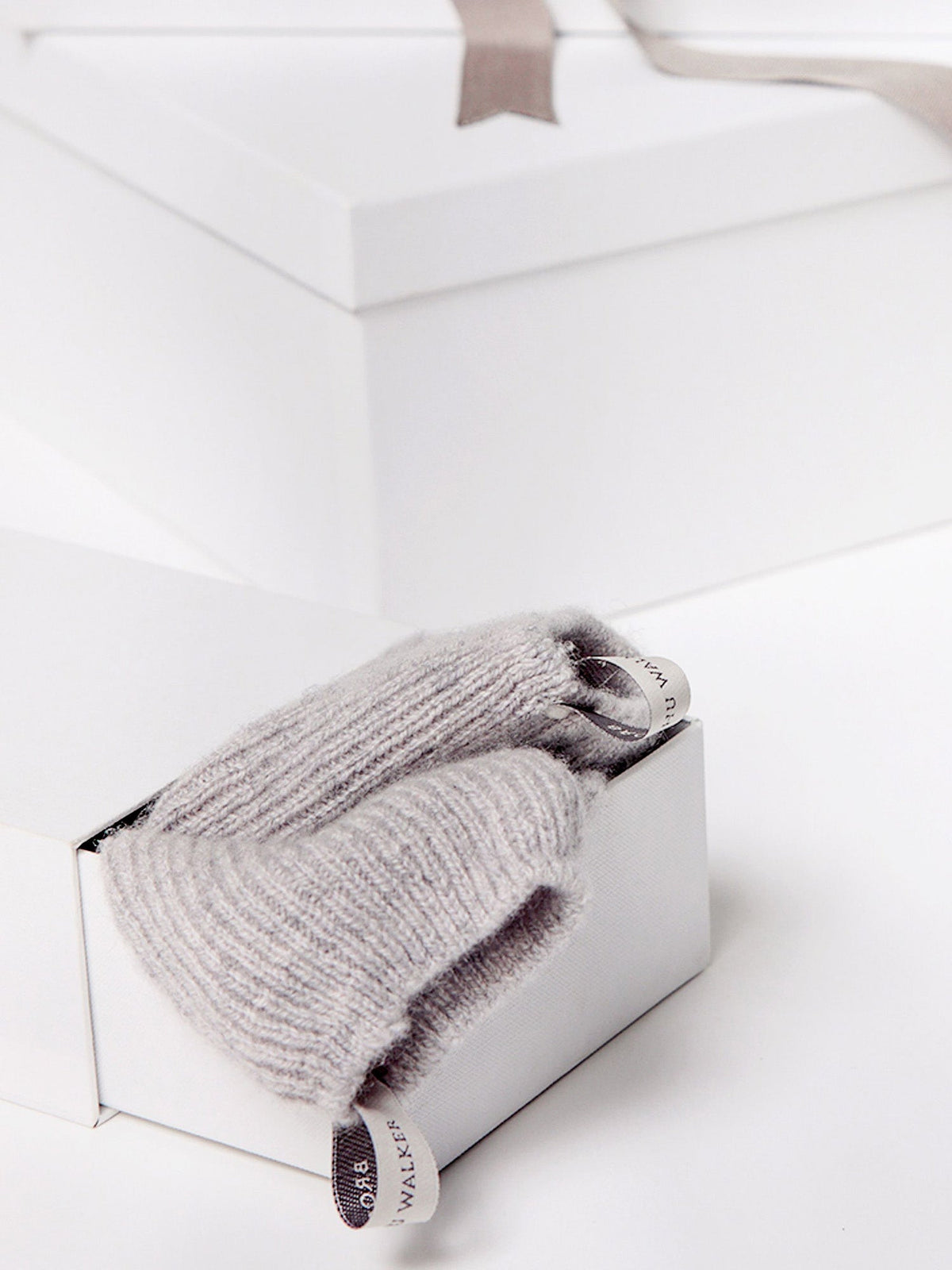 The ribbed cashmere socks