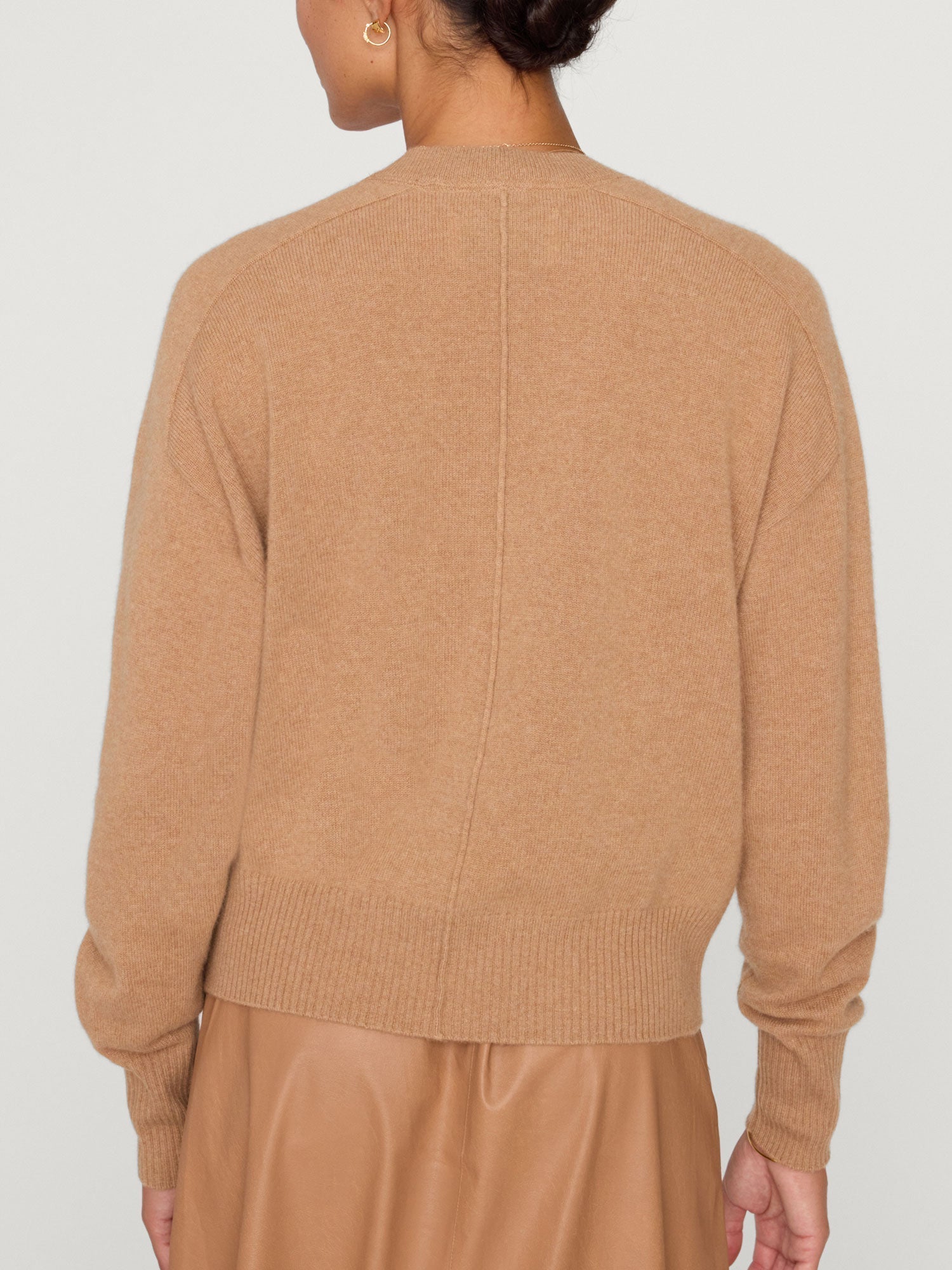 The leia vee cashmere sweater