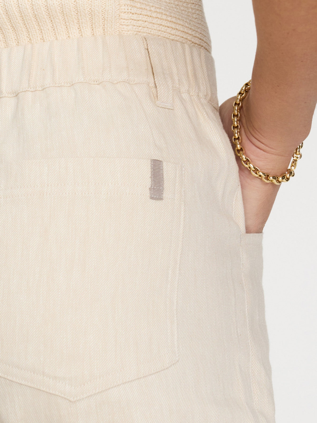The pippa cuffed short